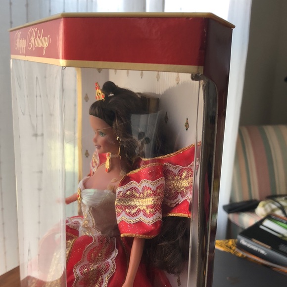 10th Anniversary Barbie Doll Happy Holidays 1997 - Picture 6 of 13